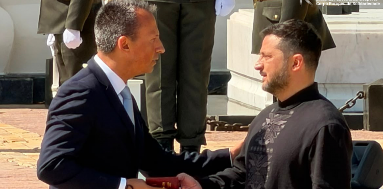 Lu&iacute;s Alves destaca papel do Erasmus+ na Ucr&acirc;nia ap&oacute;s receber Ordem de M&eacute;rito das m&atilde;os de Zelensky